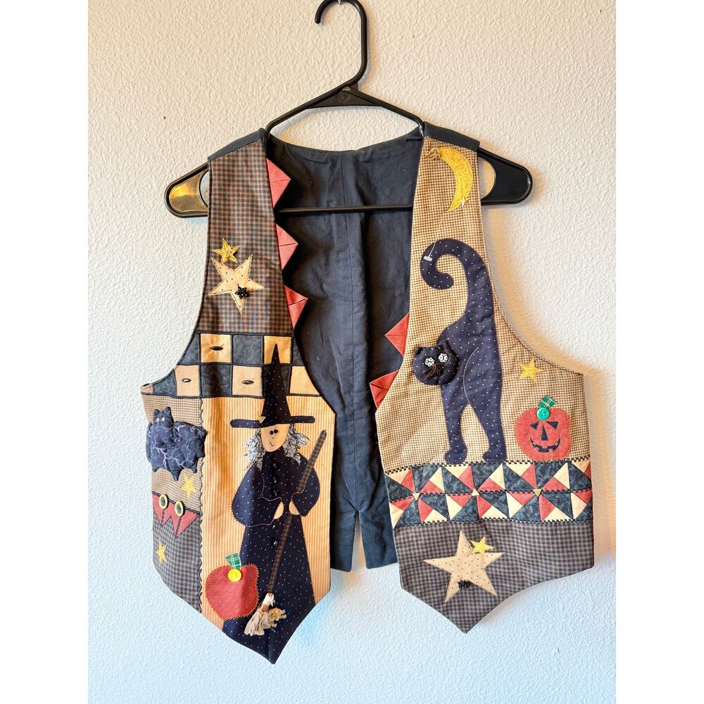 Vintage Handmade Quilted 3D Halloween Vest with Witch, Black Cat, Bat size M/L